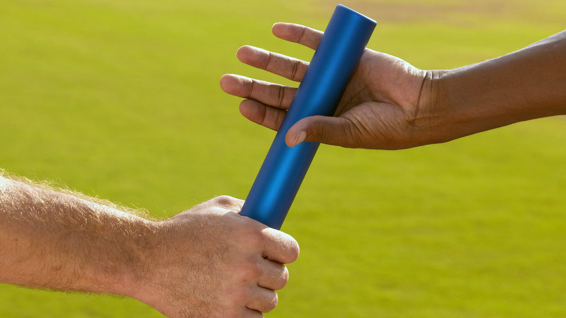 《王者荣耀》年度线上线下双重联赛火热展开，粉丝期待爆棚，2021年王者荣耀线下比赛